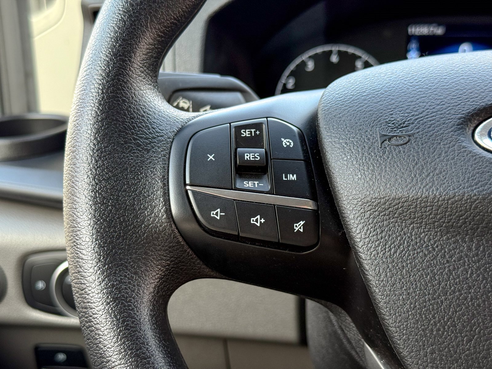 Certified 2025 Ford Transit 350 XLT image 37