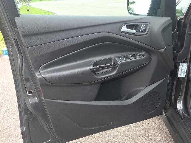 Certified 2017 Ford C-MAX SE w/ Equipment Group 201A FWD image 24
