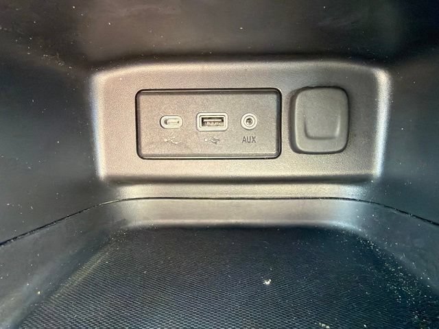 Used 2023 Chevrolet Equinox LS w/ LPO, Cargo Package FWD image 27
