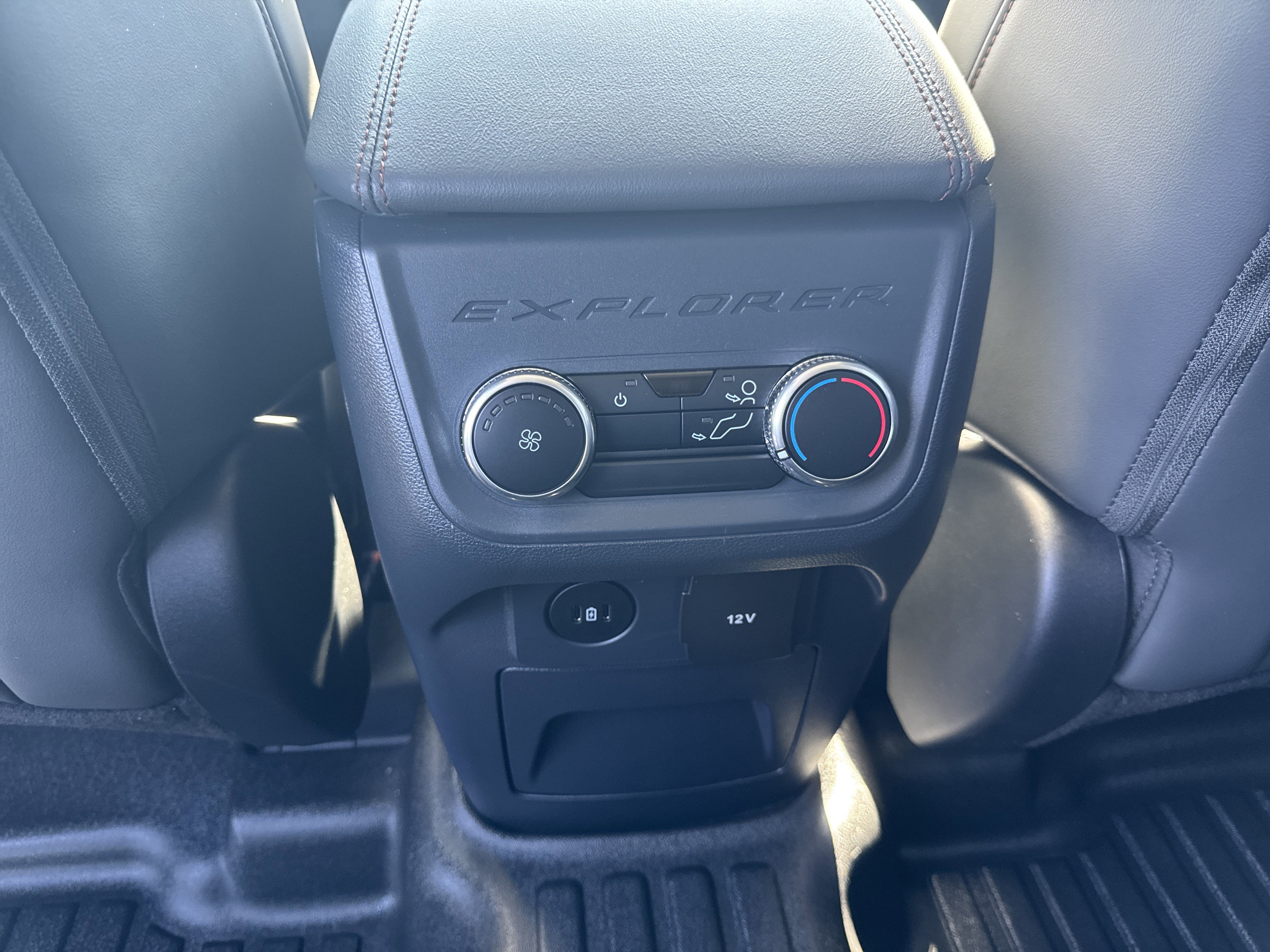 Certified 2025 Ford Explorer Active w/ Active Comfort Package image 25