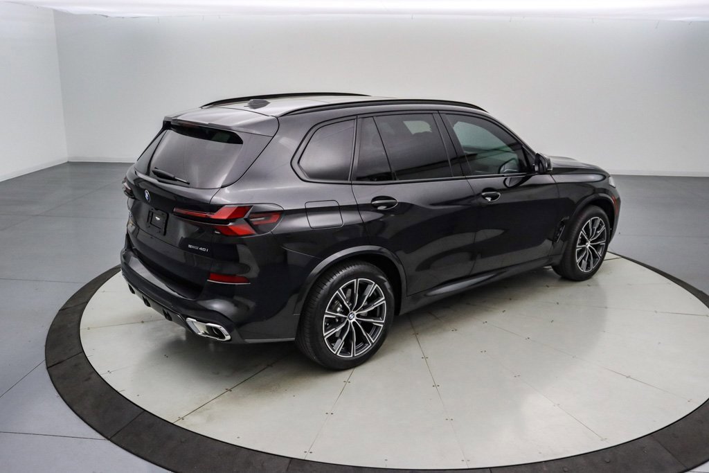 Used 2024 BMW X5 sDrive40i w/ M Sport Package image 5