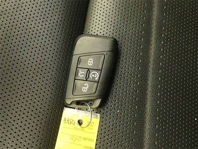 Used 2021 Volkswagen Atlas SEL Premium image 19