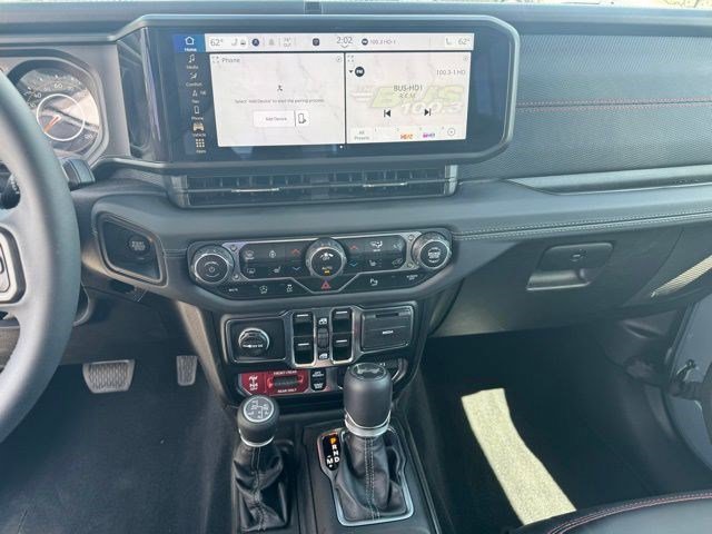 Used 2025 Jeep Wrangler Unlimited Rubicon AWD/4WD image 17