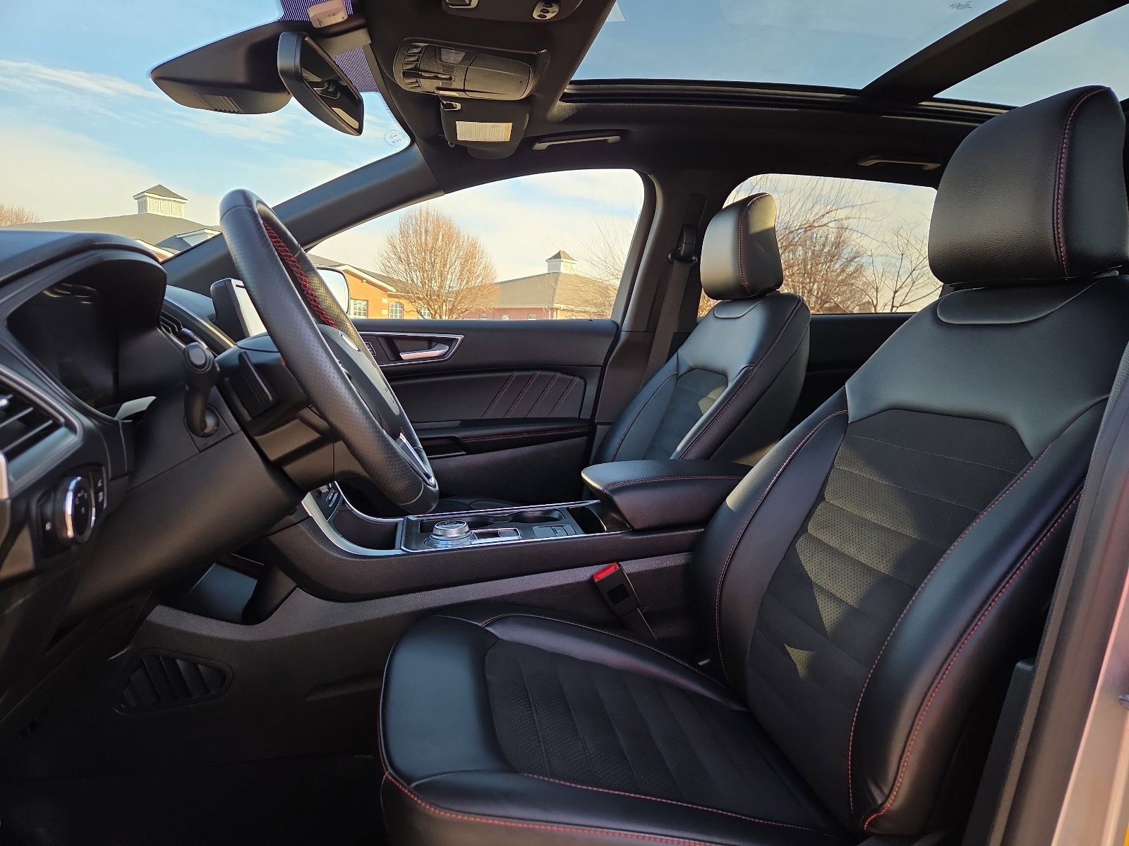 Certified 2024 Ford Edge ST-Line w/ Class II Trailer Tow Package image 14