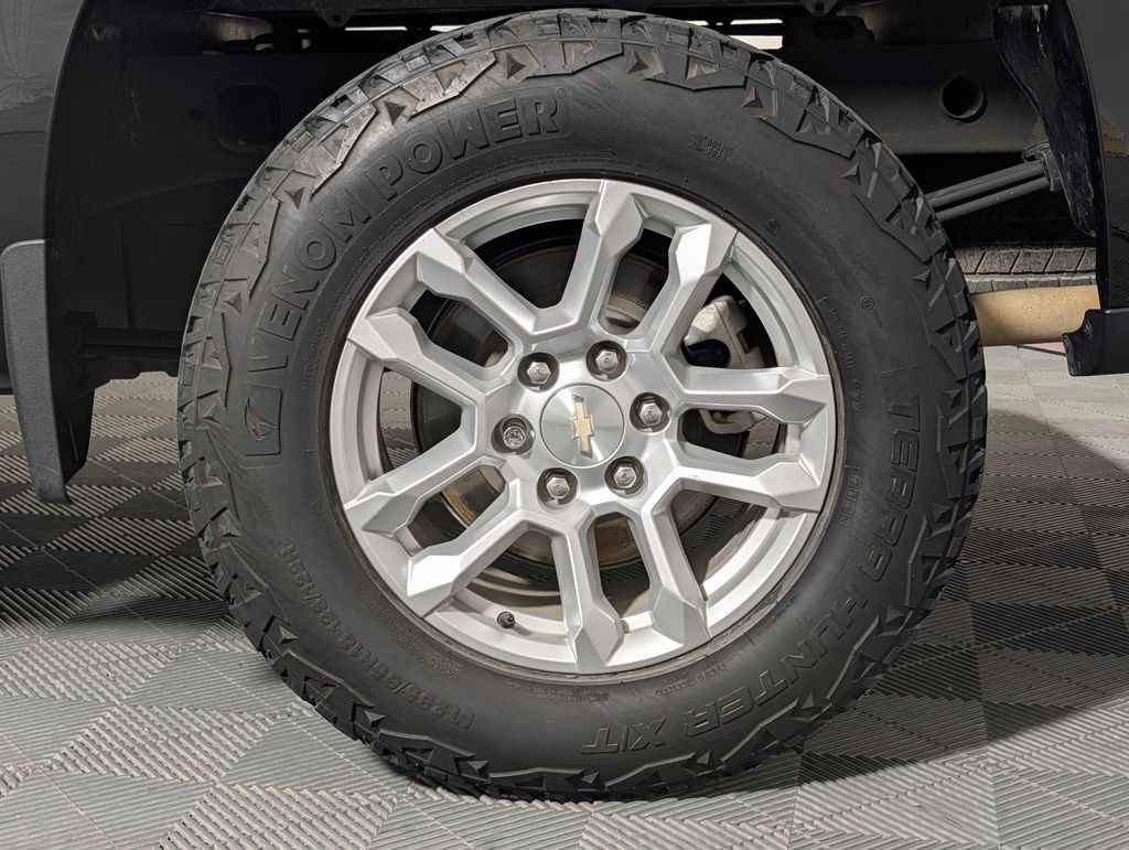 Used 2022 Chevrolet Silverado 1500 LT w/ Z71 Off-Road Package AWD/4WD image 25