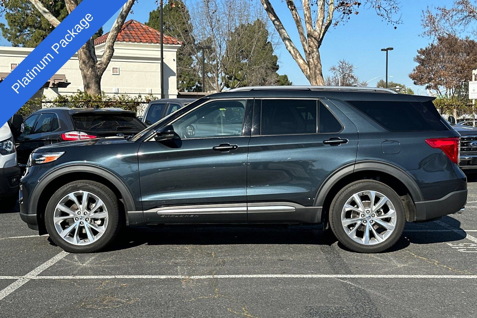 Certified 2022 Ford Explorer Platinum w/ Equipment Group 601A image 2