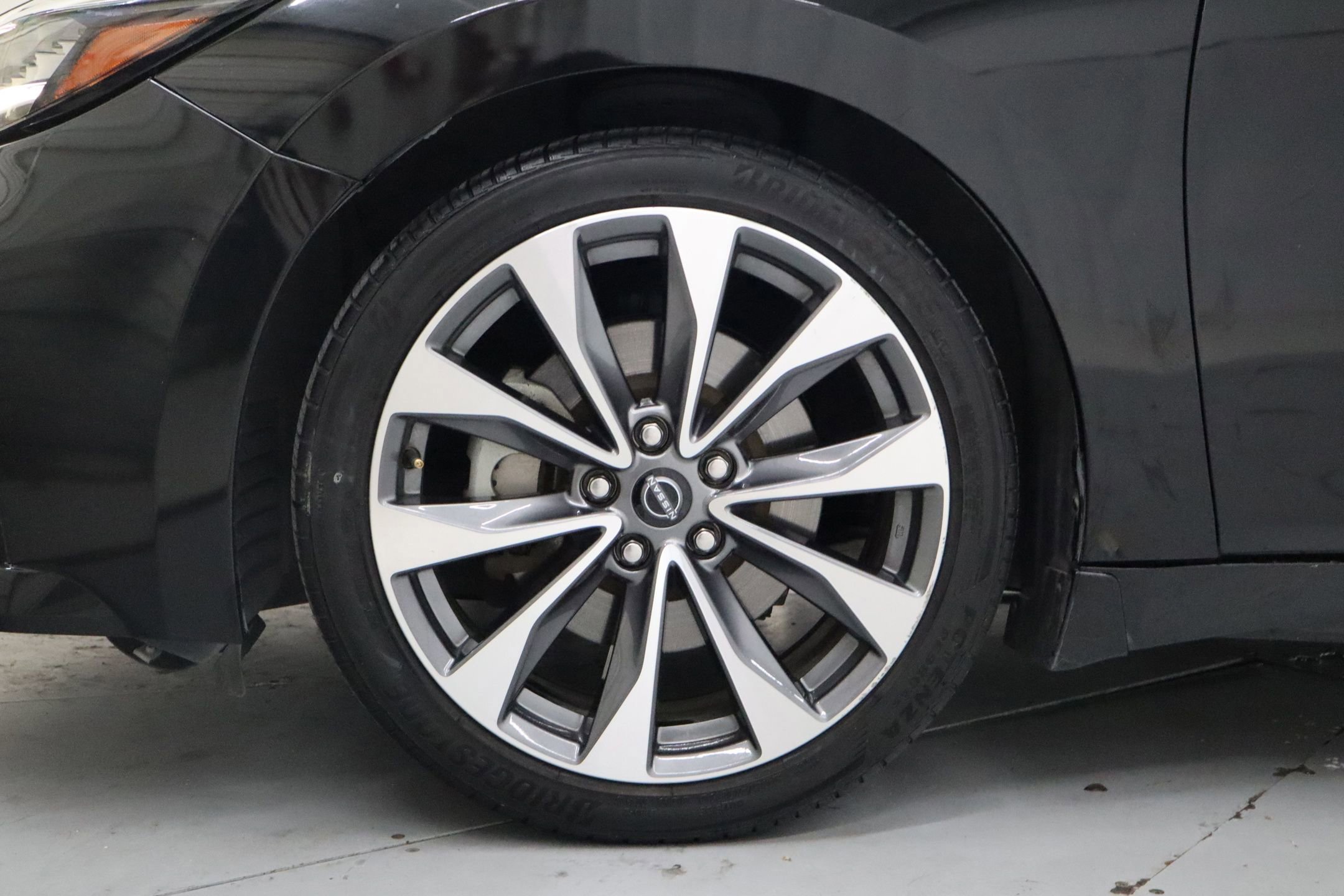 Used 2023 Nissan Maxima Platinum w/ Sport Mat Group image 12