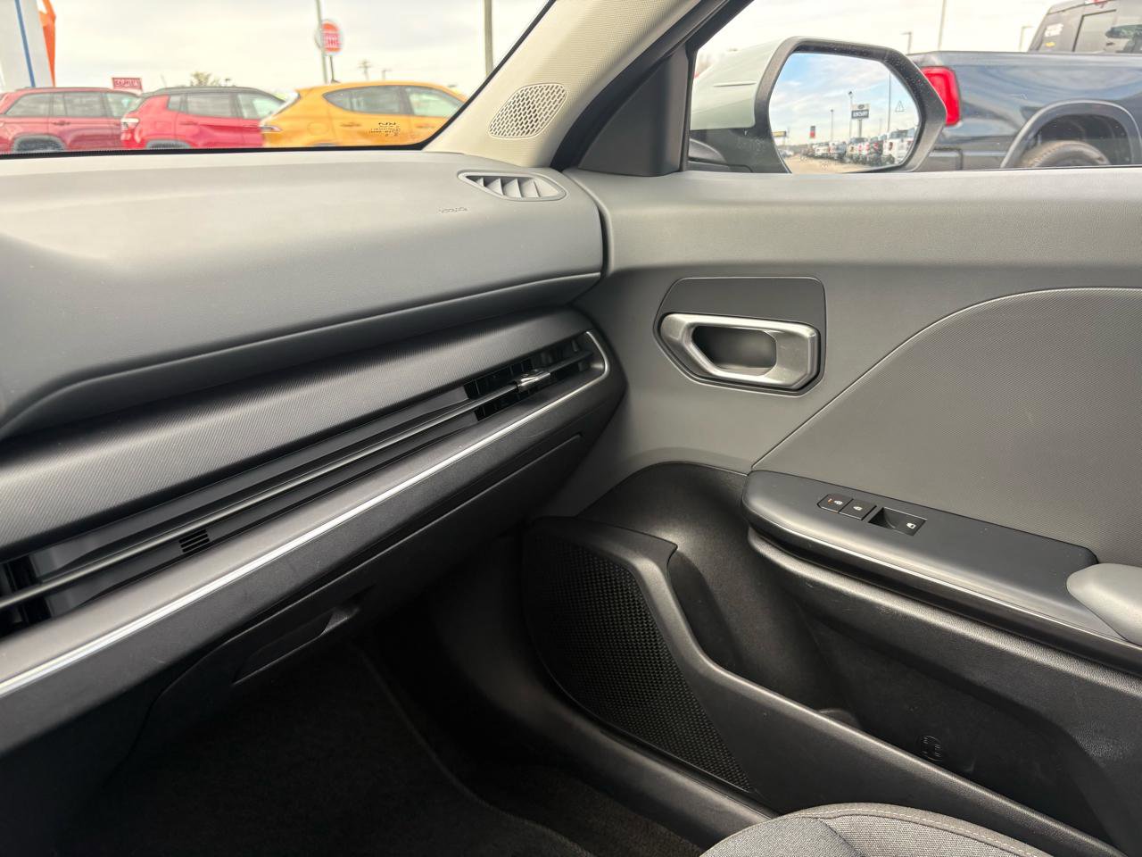 Used 2025 Kia K4 FWD image 21