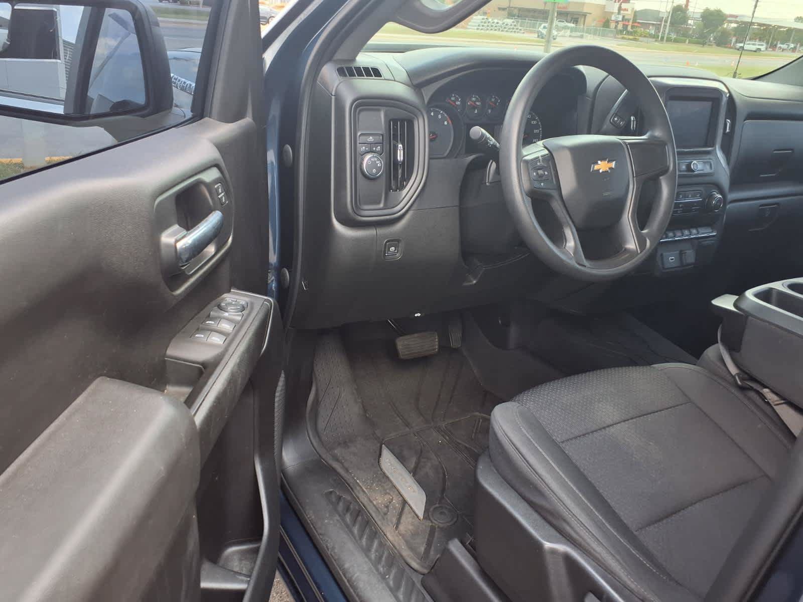 Used 2020 Chevrolet Silverado 1500 Custom w/ Custom Value Package RWD image 7