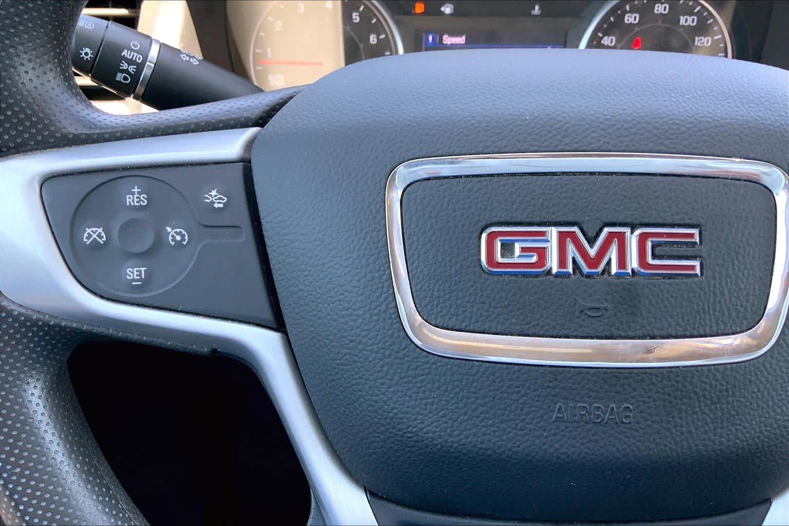 Used 2021 GMC Acadia SLE w/ Driver Convenience Package FWD image 24
