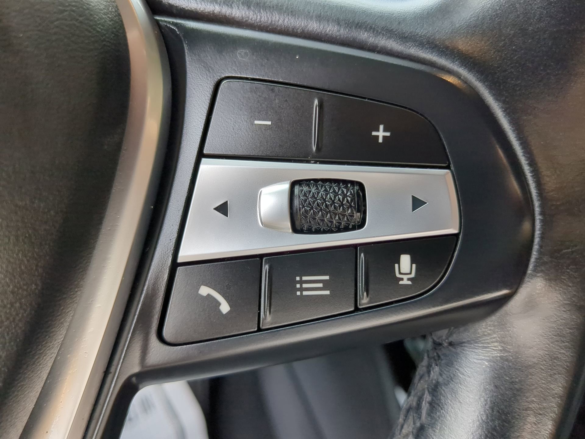 Used 2020 BMW X4 xDrive30i w/ Convenience Package image 53