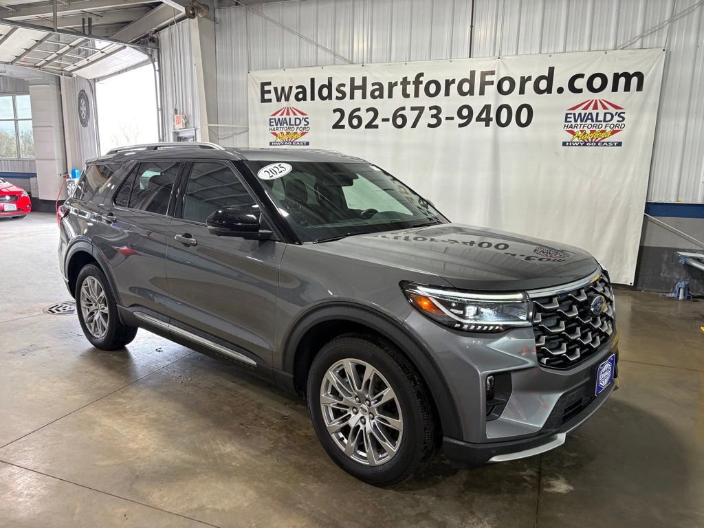 Certified 2025 Ford Explorer Platinum AWD/4WD image 2