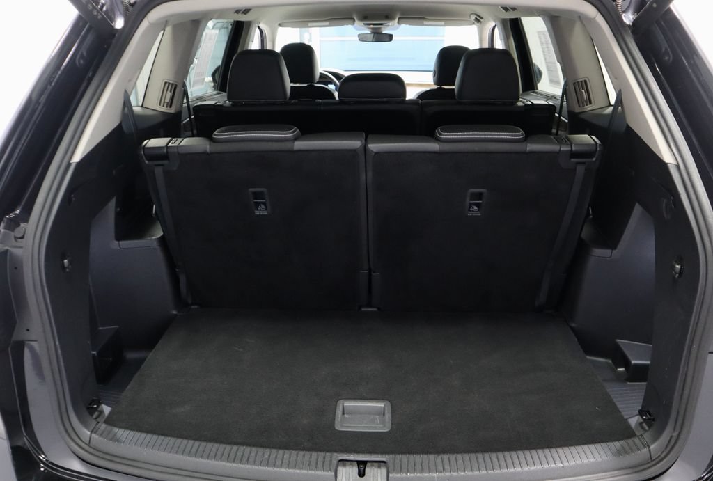 Used 2025 Volkswagen Atlas SE FWD image 13