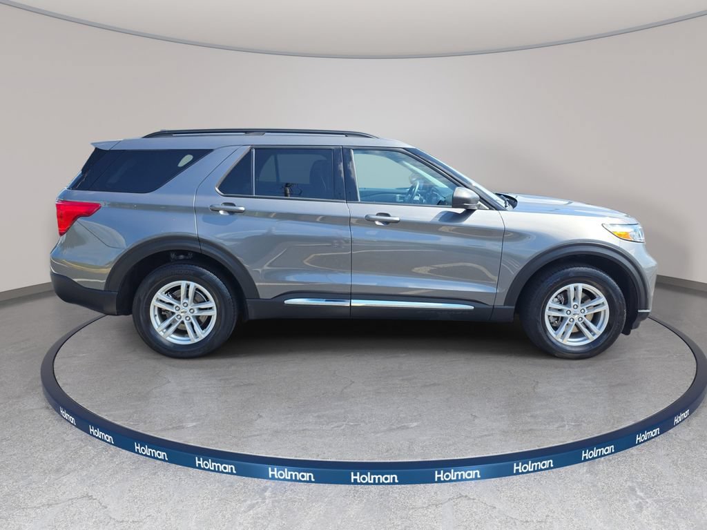 Certified 2023 Ford Explorer XLT w/ Equipment Group 202A AWD/4WD image 4