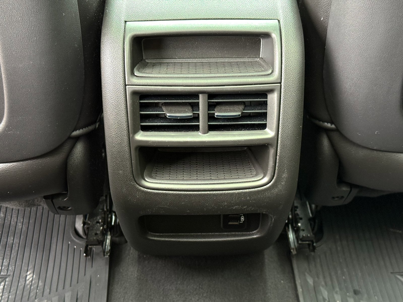 Used 2018 Cadillac XT5 Luxury w/ Driver Awareness Package image 22