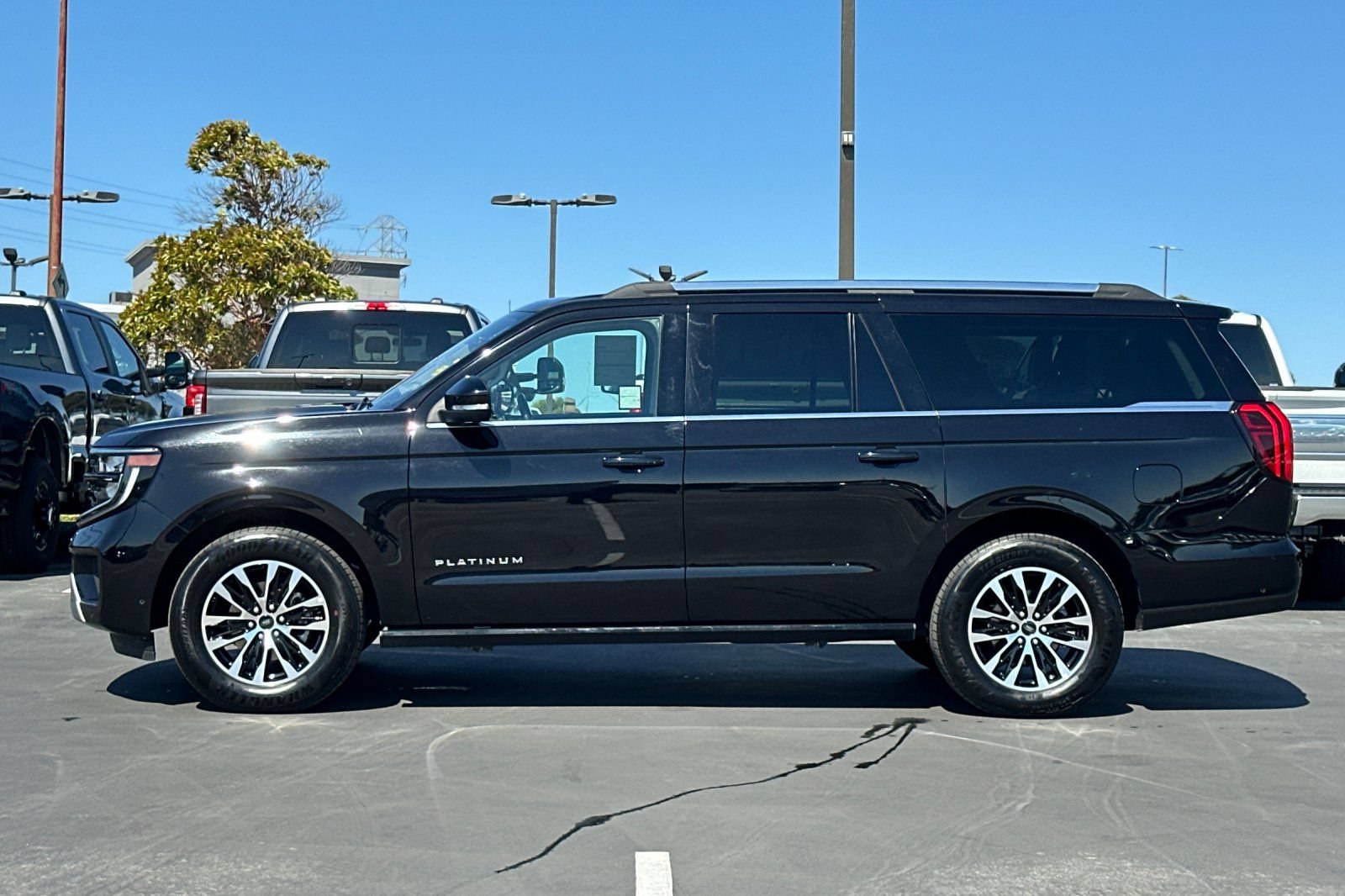 Certified 2025 Ford Expedition Max Platinum AWD/4WD image 9