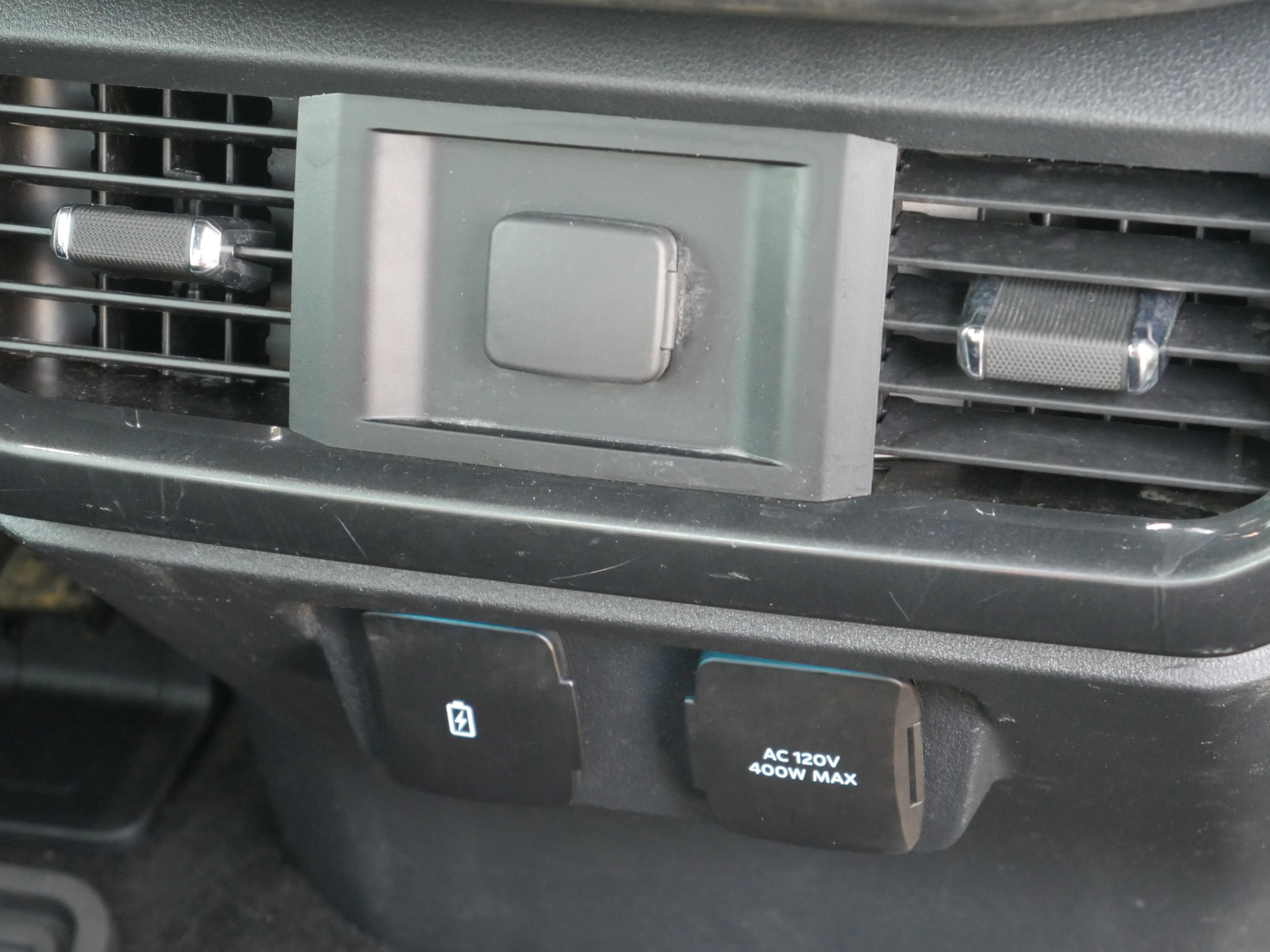 Certified 2022 Ford F150 XLT w/ Equipment Group 302A High image 35