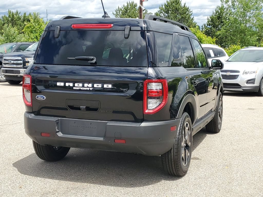 Certified 2023 Ford Bronco Sport Outer Banks w/ Tech Package AWD/4WD image 4
