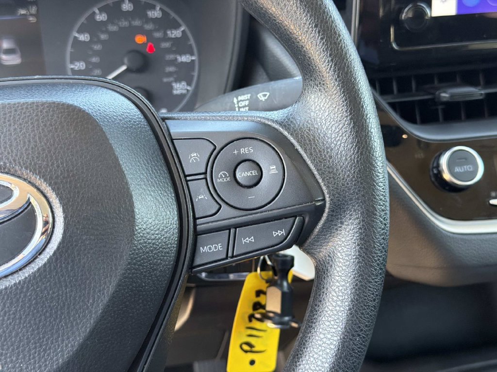 Used 2025 Toyota Corolla LE FWD image 25