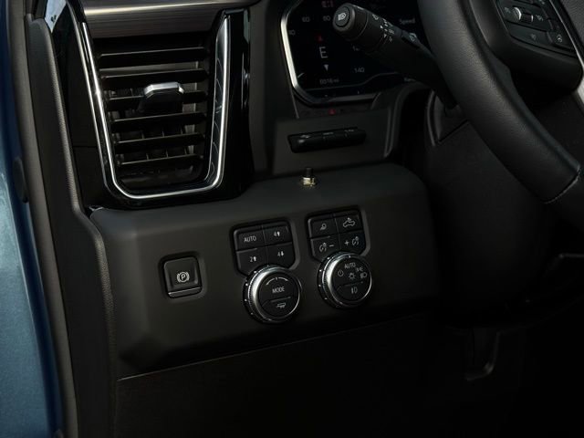 Used 2025 GMC Sierra 3500 Denali Ultimate AWD/4WD image 32