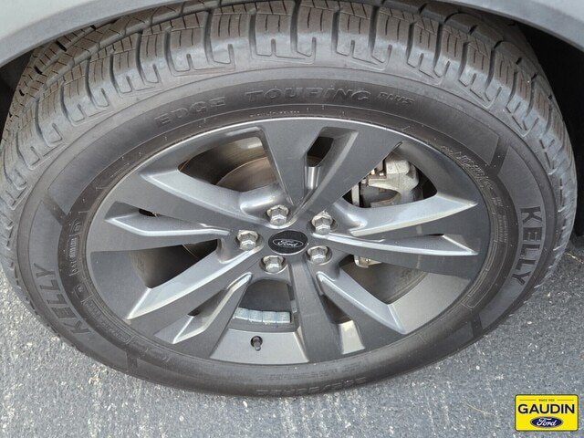 Certified 2021 Ford Explorer XLT w/ Equipment Group 202A RWD image 3