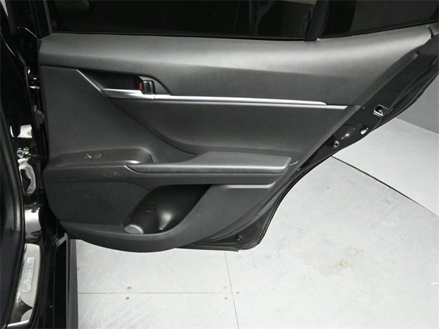Used 2024 Toyota Camry SE image 28