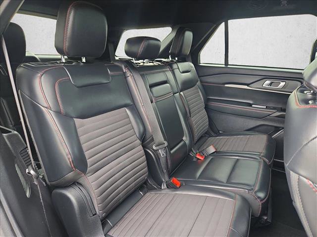 Certified 2025 Ford Explorer ST-Line w/ ST-Line Street Pack AWD/4WD image 18
