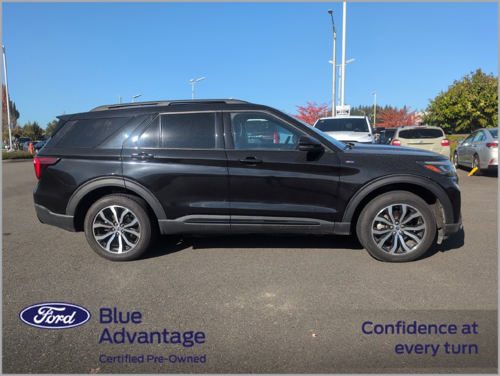 Certified 2025 Ford Explorer ST-Line AWD/4WD image 2