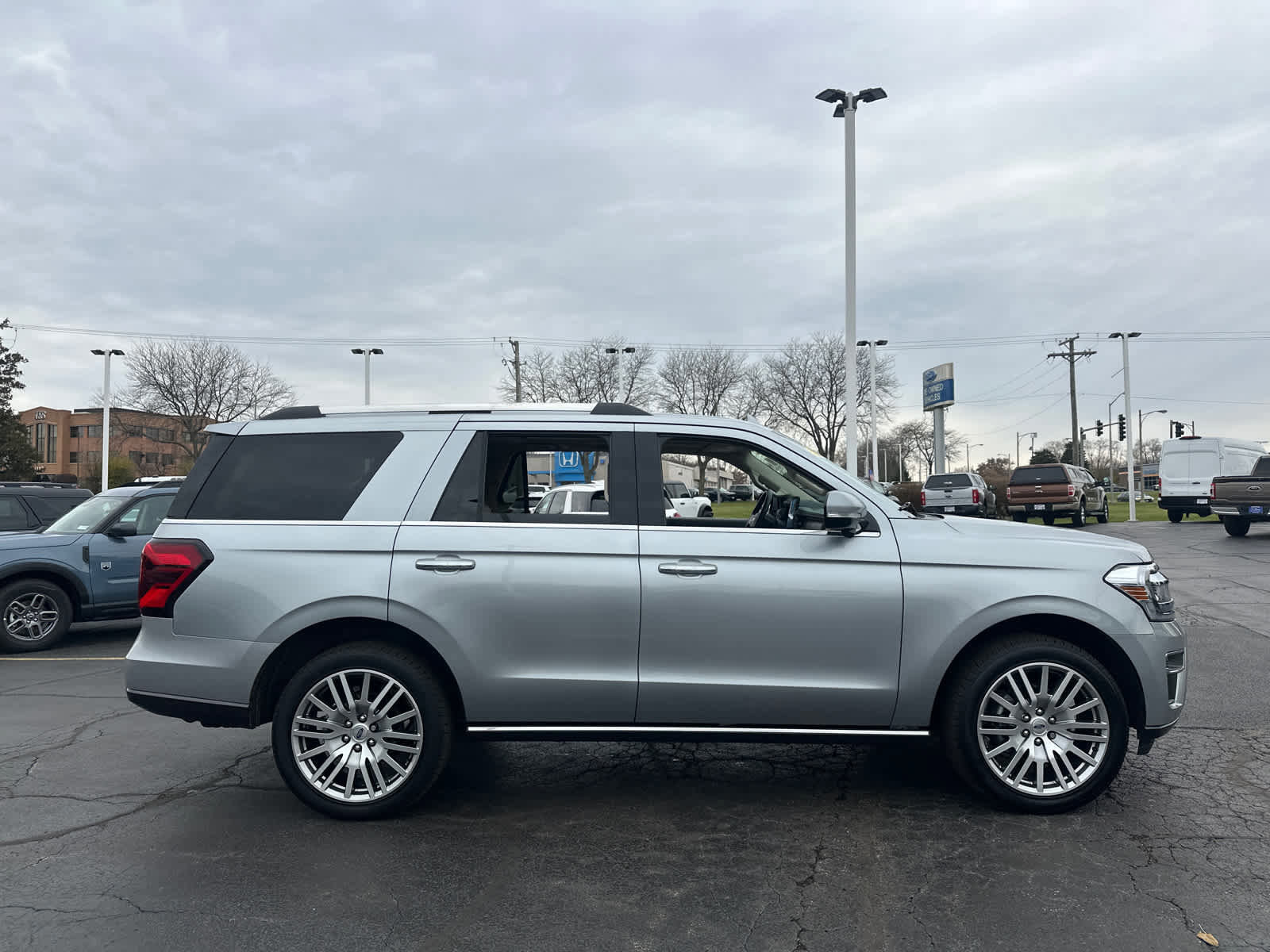 Certified 2023 Ford Expedition Limited image 8