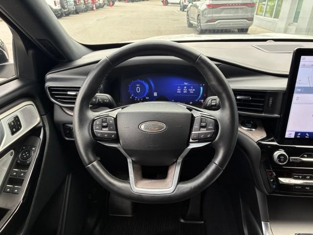 Certified 2023 Ford Explorer Platinum w/ Technology Package AWD/4WD image 23