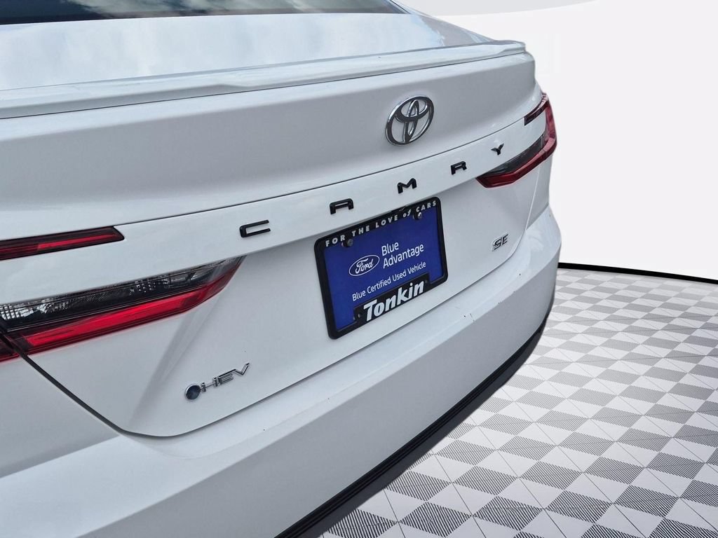 Used 2025 Toyota Camry SE FWD image 24