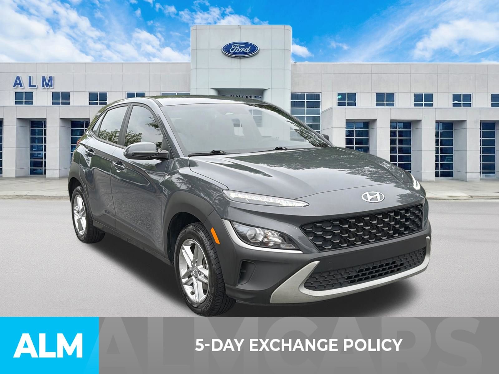 Used 2023 Hyundai Kona SE FWD image 3