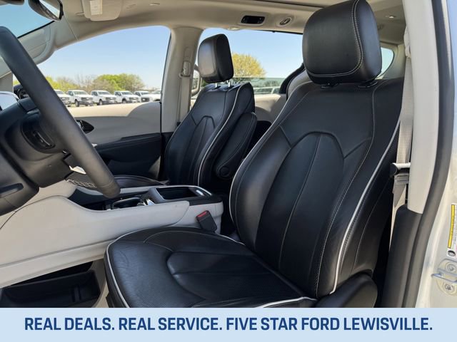 Used 2024 Chrysler Pacifica Limited image 25