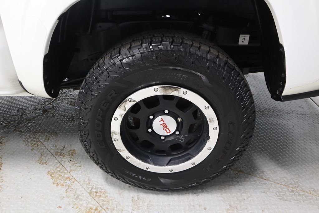 Used 2023 Toyota Tacoma SR AWD/4WD image 19