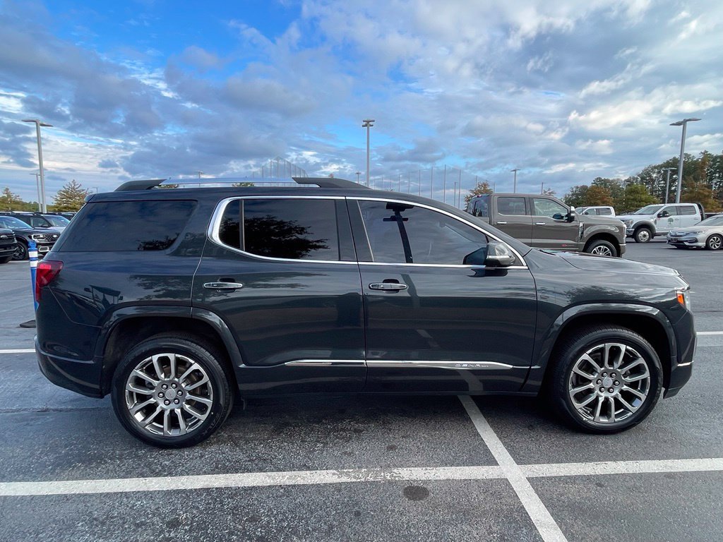 Used 2021 GMC Acadia Denali w/ Denali Technology Package FWD image 8