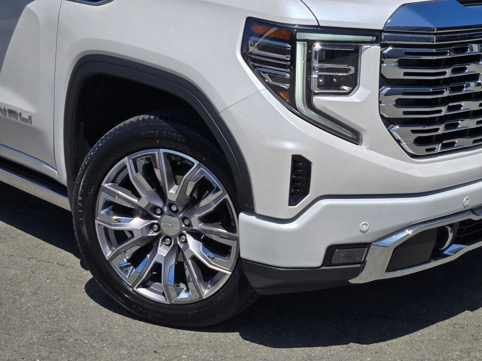 Used 2023 GMC Sierra 1500 Denali w/ Denali Reserve Package AWD/4WD image 9