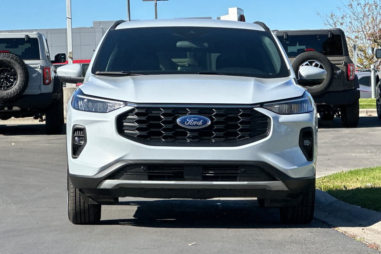 Certified 2025 Ford Escape ST-Line Select AWD/4WD image 10