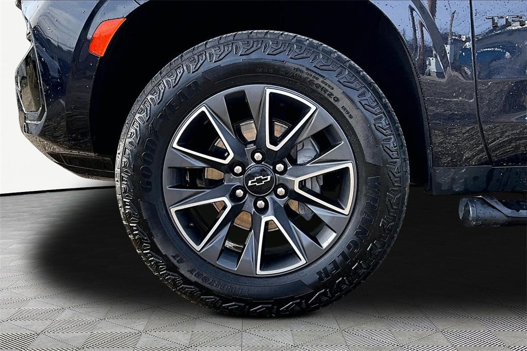 Used 2023 Chevrolet Tahoe Z71 w/ Luxury Package image 11