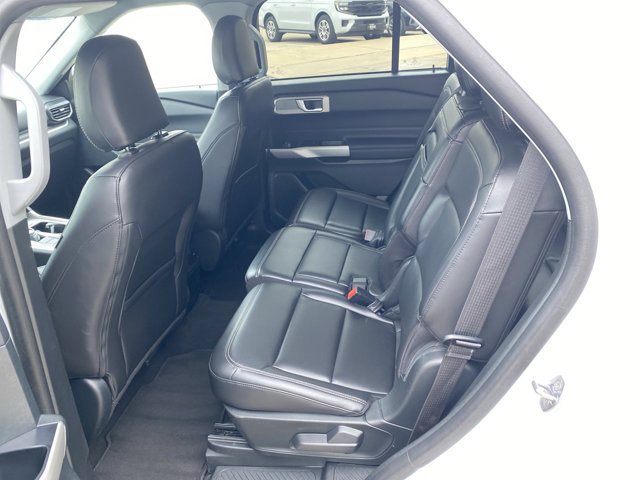 Certified 2024 Ford Explorer XLT w/ Equipment Group 202A AWD/4WD image 18