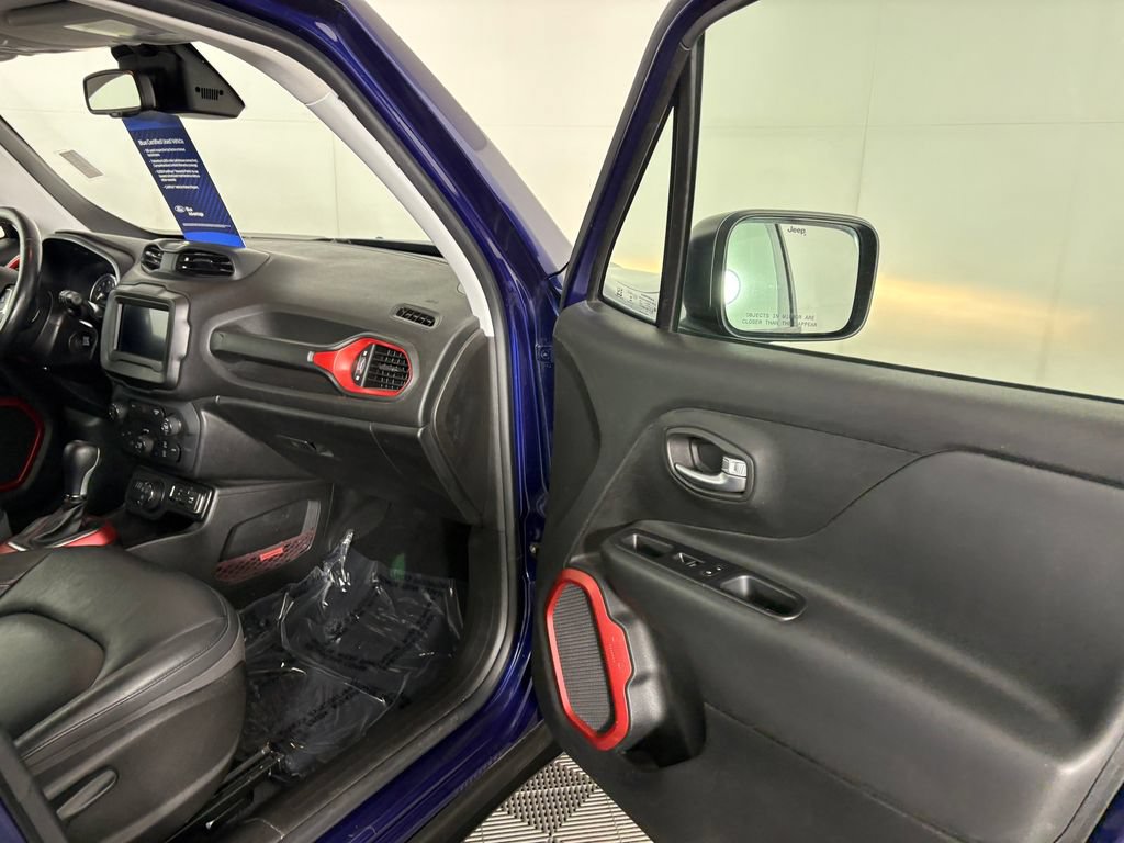 Used 2018 Jeep Renegade Trailhawk AWD/4WD image 34