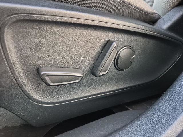 Certified 2020 Ford Escape SE image 17