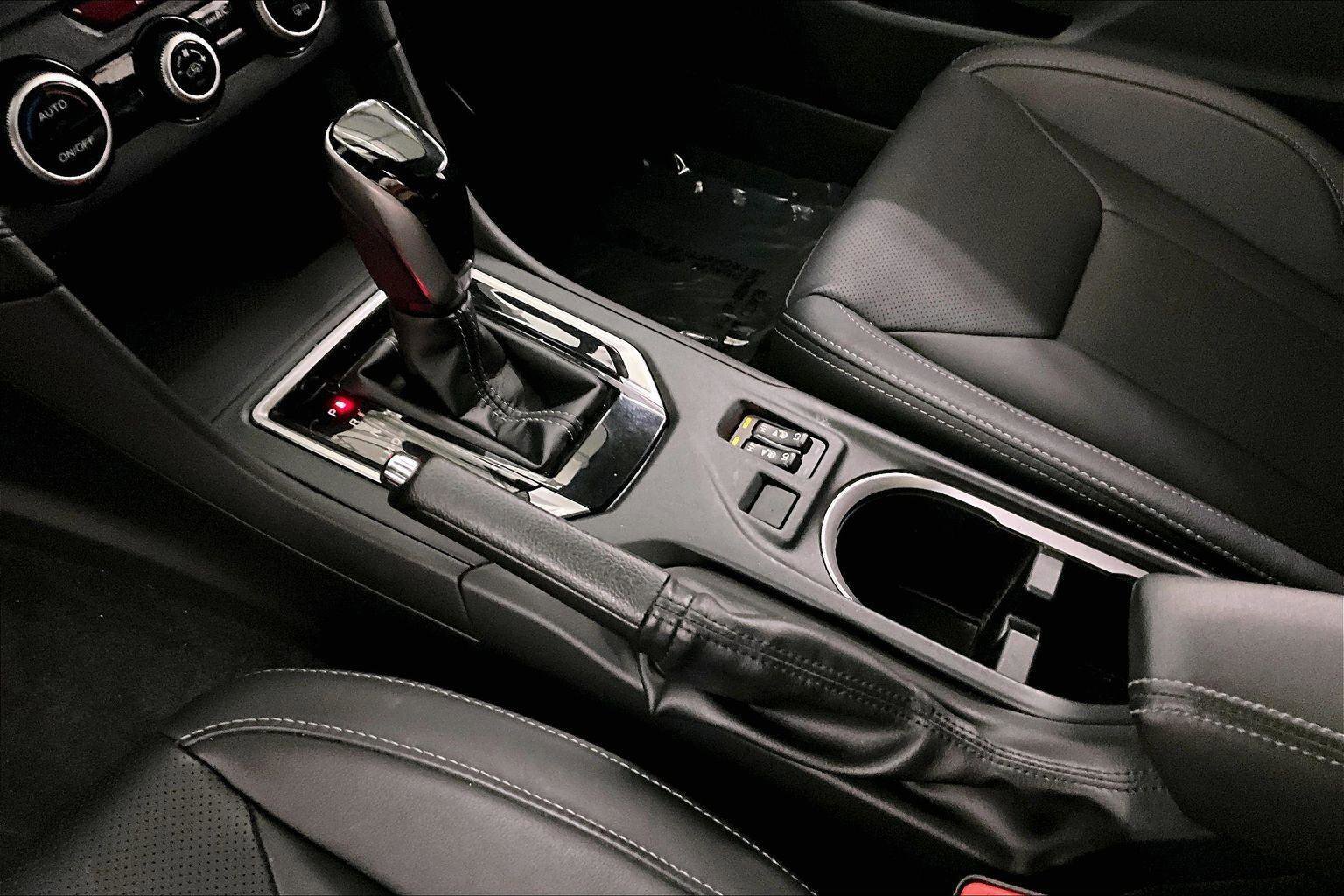 Used 2022 Subaru Impreza 2.0i Limited image 16