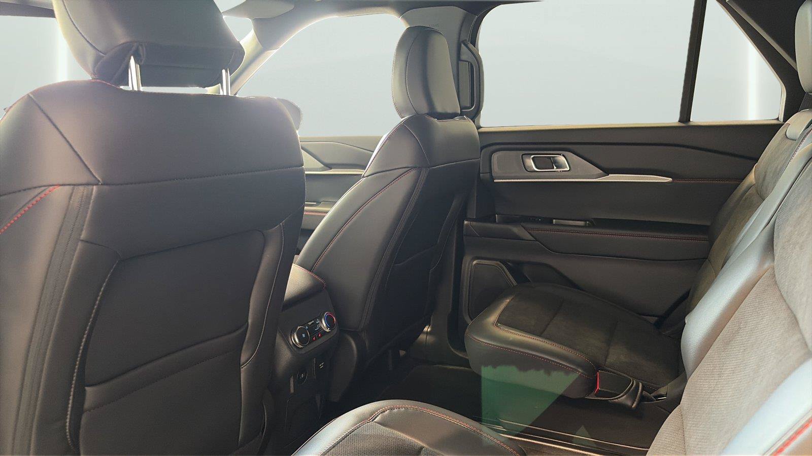 Certified 2025 Ford Explorer ST AWD/4WD image 19