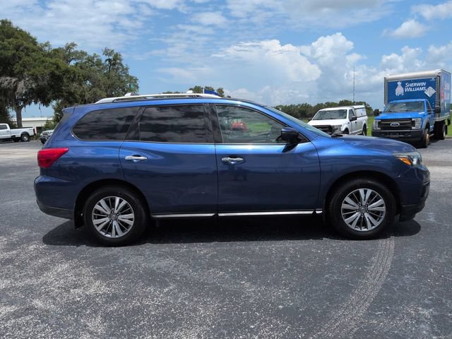 Used 2020 Nissan Pathfinder SL w/ Cargo Package FWD image 4