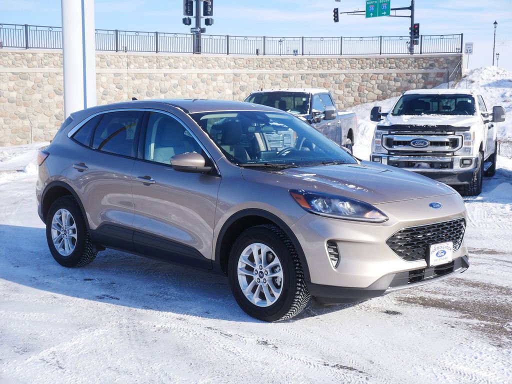 Certified 2020 Ford Escape SE image 3