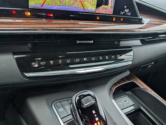 Used 2024 Cadillac Escalade Premium Luxury image 20