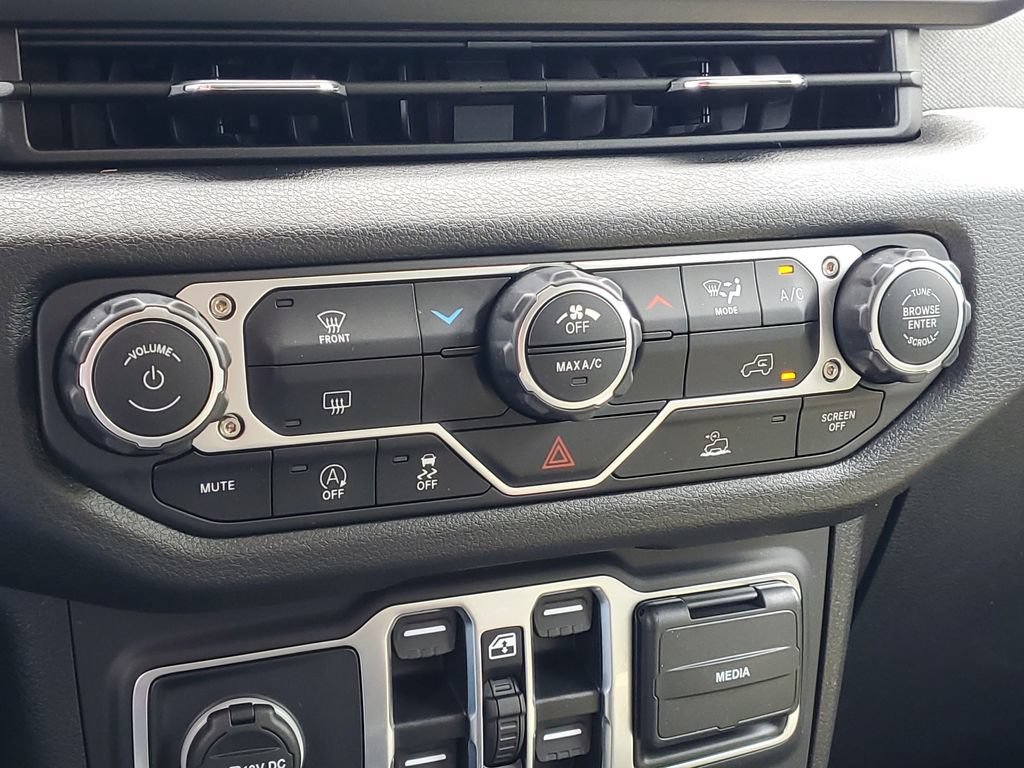 Used 2025 Jeep Gladiator Sport AWD/4WD image 26