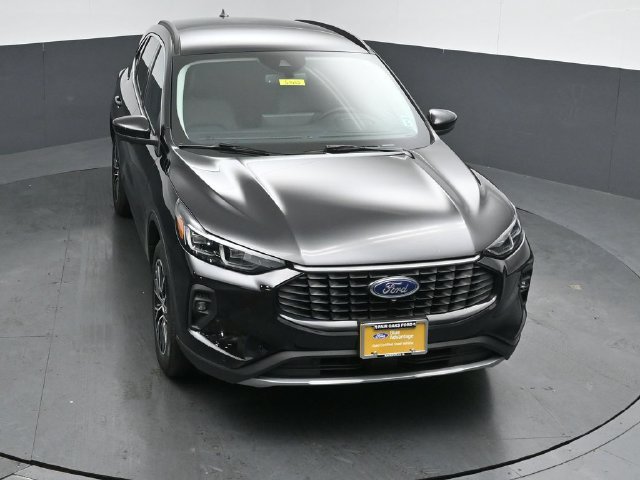 Certified 2026 Ford Escape SE w/ PHEV Premium Package FWD image 46