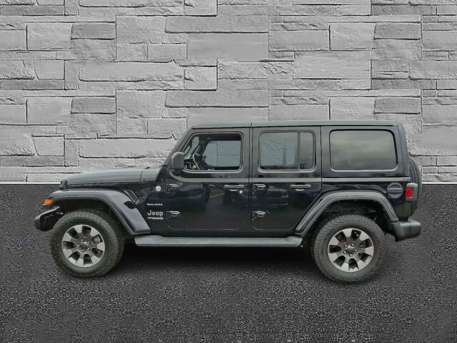 Used 2021 Jeep Wrangler Unlimited Sahara image 6