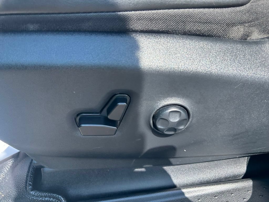Used 2020 Chrysler Pacifica Limited FWD image 19